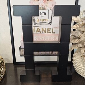 Black Decorative Letter H